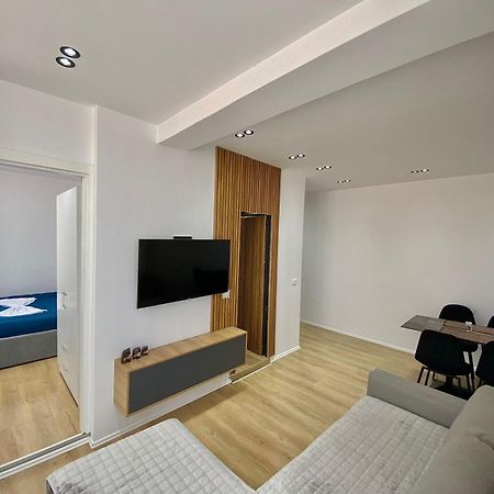 Mara Central Apartment 3 Тирана Екстер'єр фото
