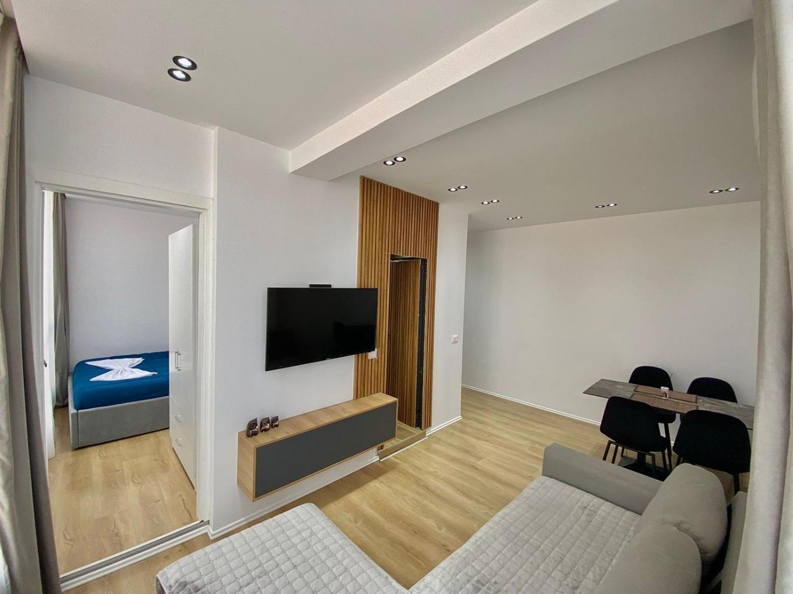 Mara Central Apartment 3 Тирана Екстер'єр фото