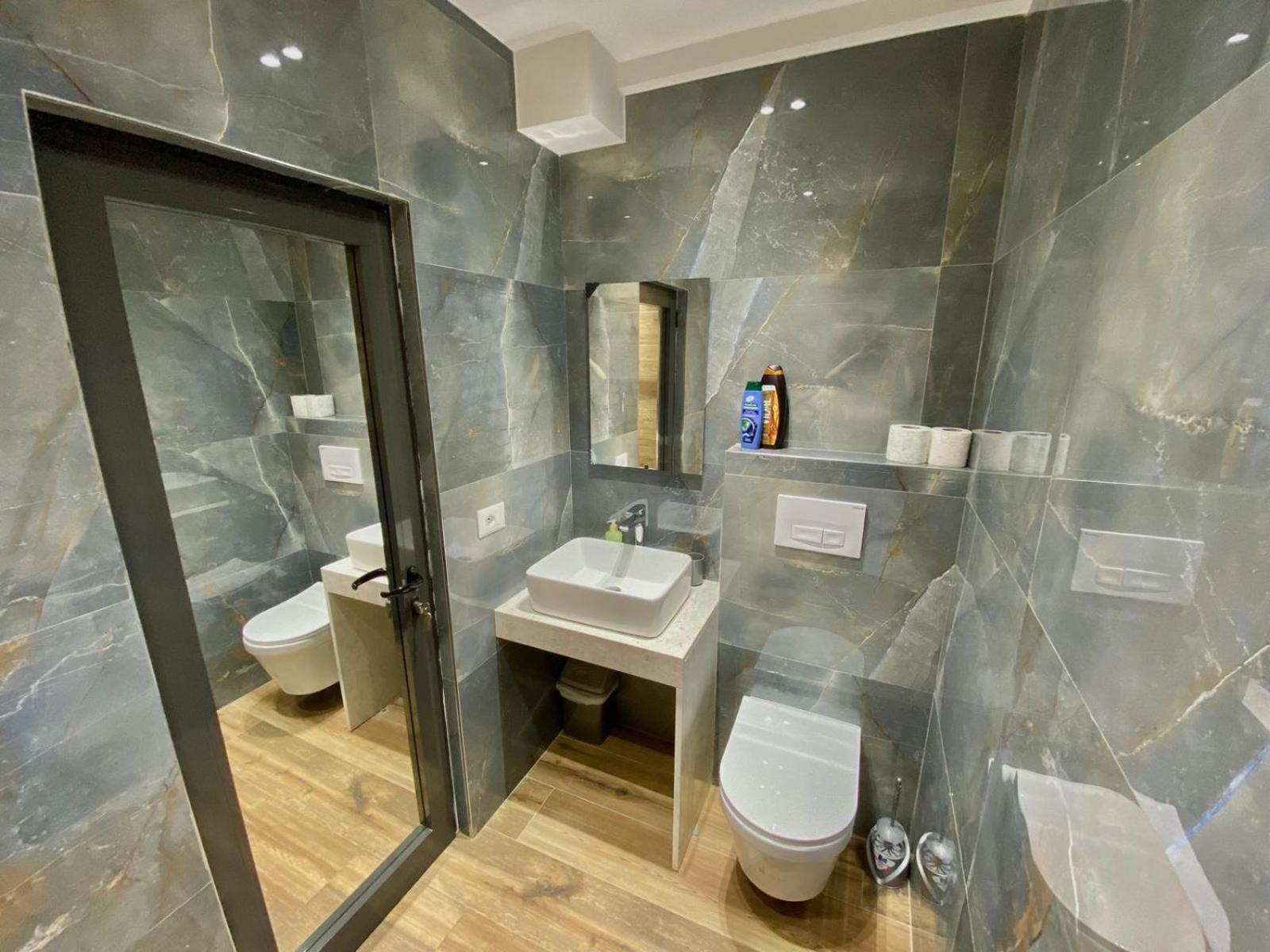 Mara Central Apartment 3 Тирана Екстер'єр фото